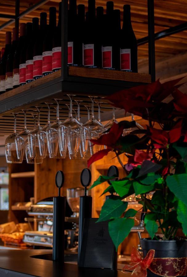Hotel Leonard Nova Ponente Kültér fotó