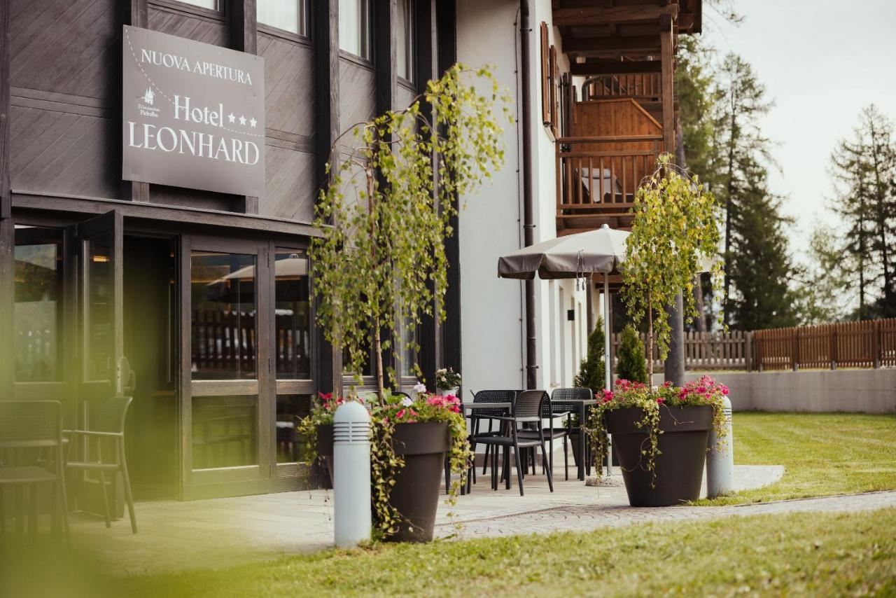 Hotel Leonard Nova Ponente Kültér fotó