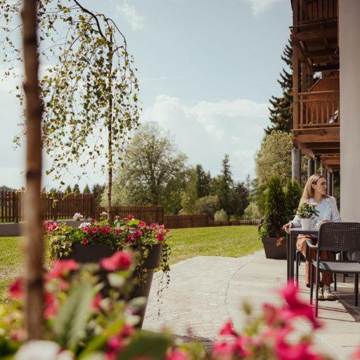 Hotel Leonard Nova Ponente Kültér fotó