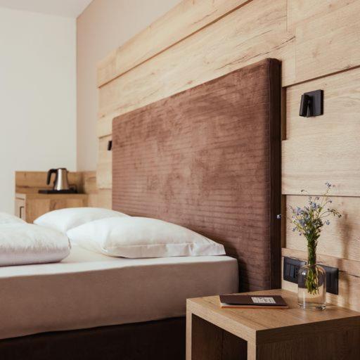 Hotel Leonard Nova Ponente Kültér fotó