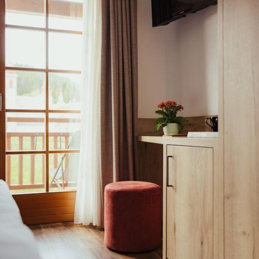 Hotel Leonard Nova Ponente Kültér fotó