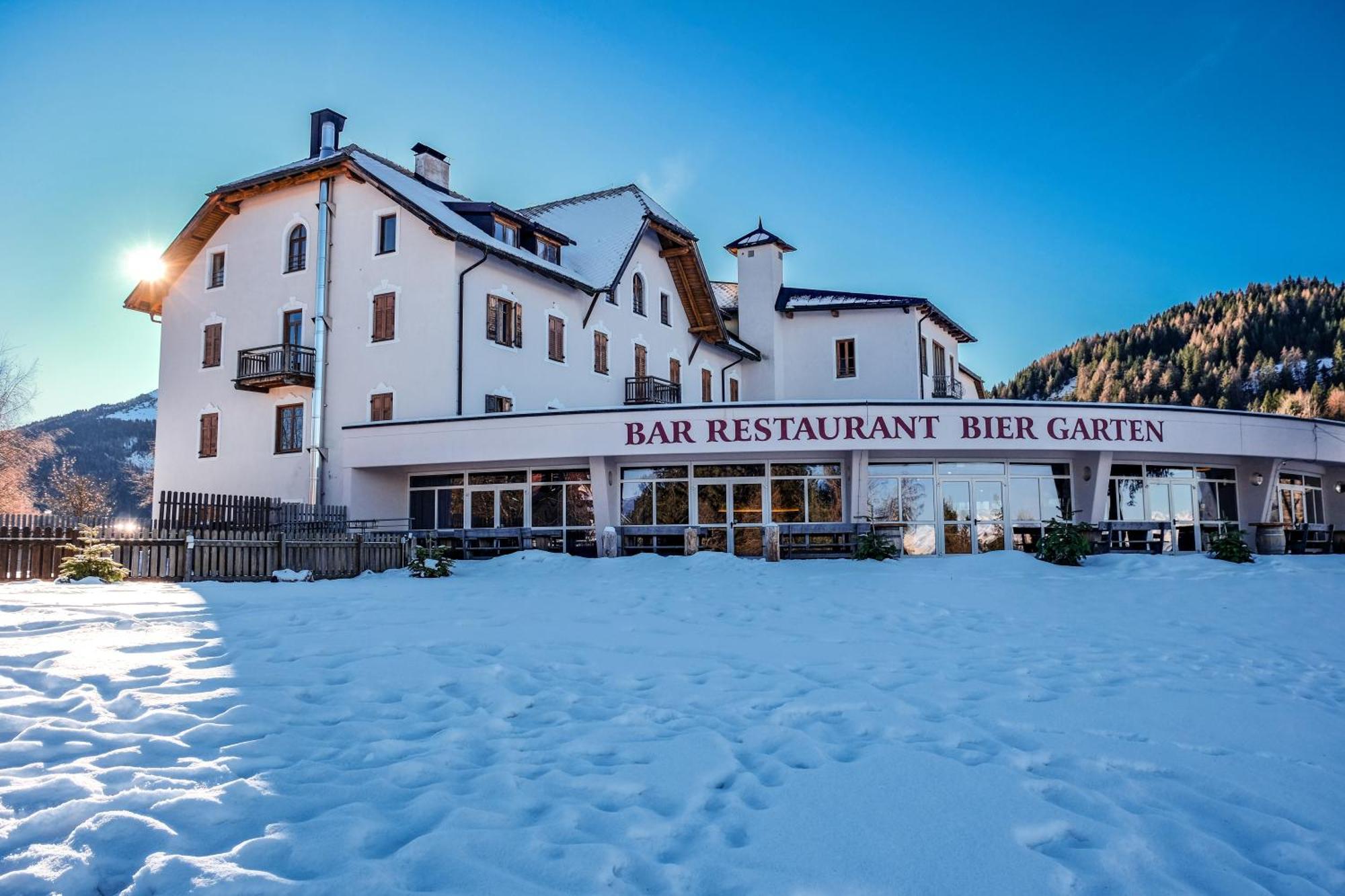 Hotel Leonard Nova Ponente Kültér fotó